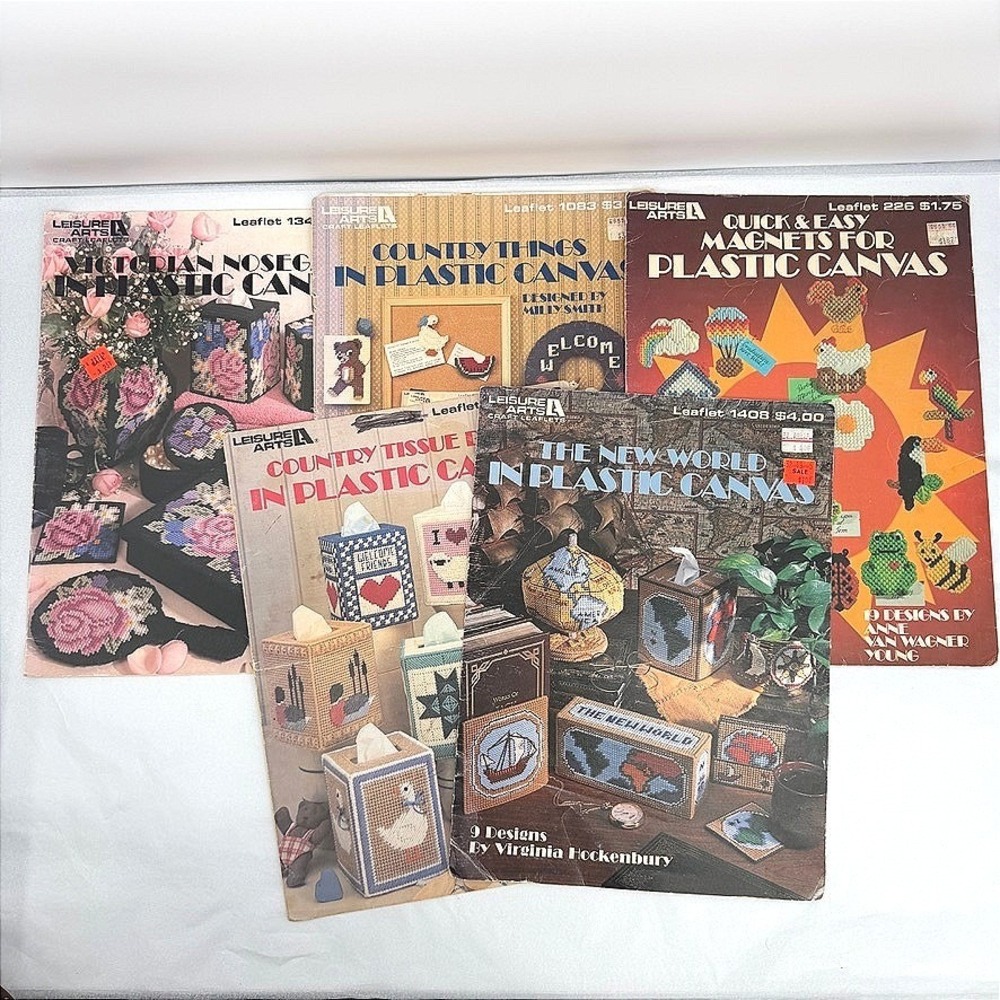 Leisure Arts‎ Plastic Canvas Pattern Leaflet Booklets Lot of 5 VTG Crafting